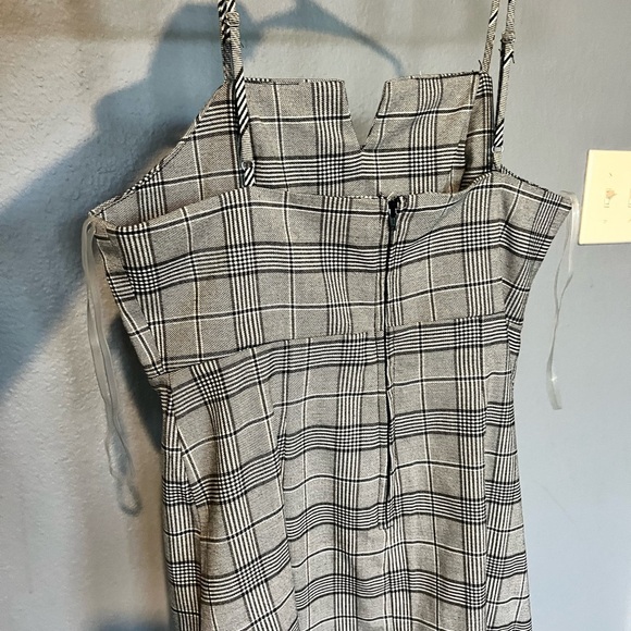 NWOT Front Notch Plaid Mini Dress Size 13 - Picture 6 of 7